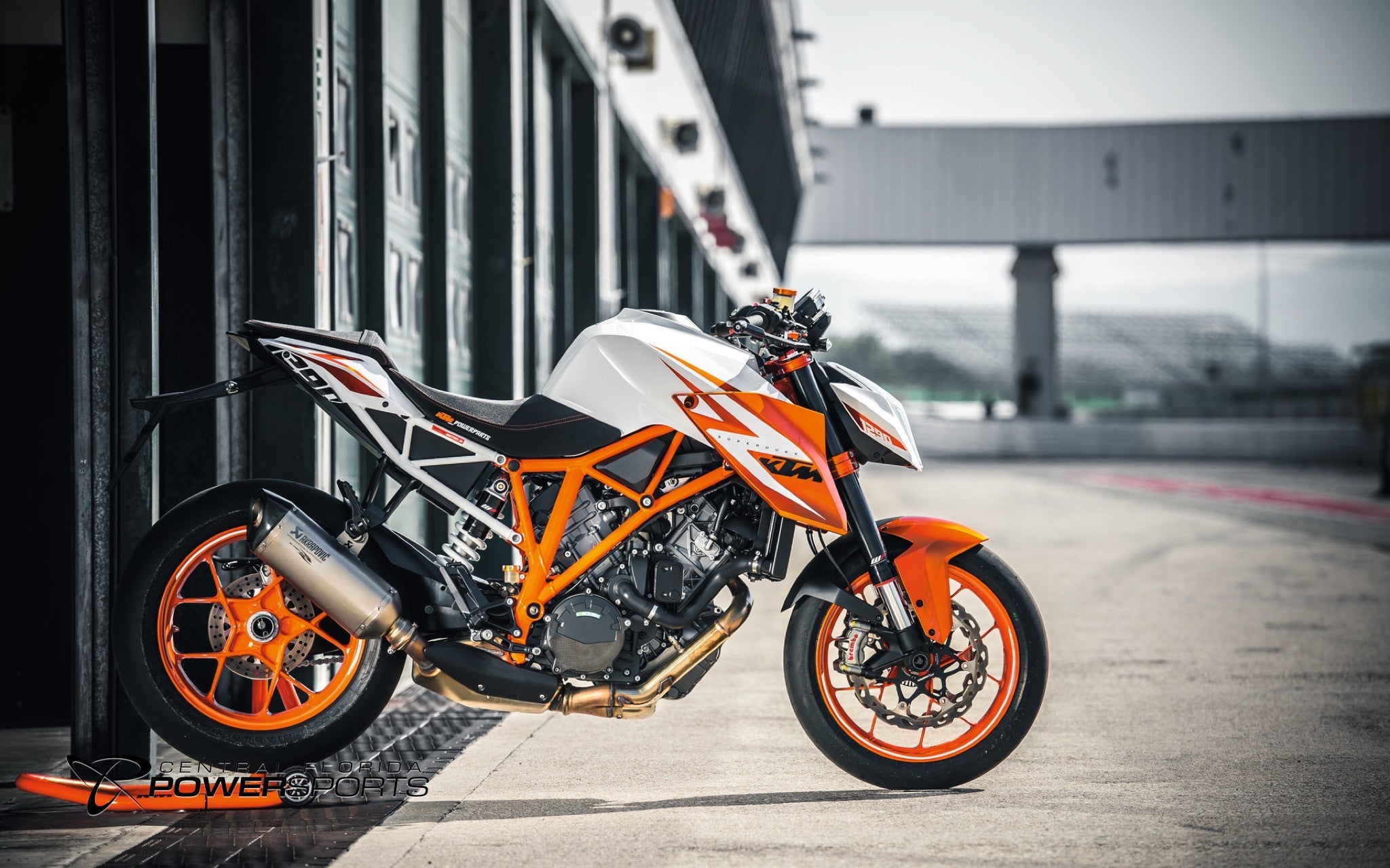 Introducing the 2016 KTM 1290 Super Duke R Special Edition
