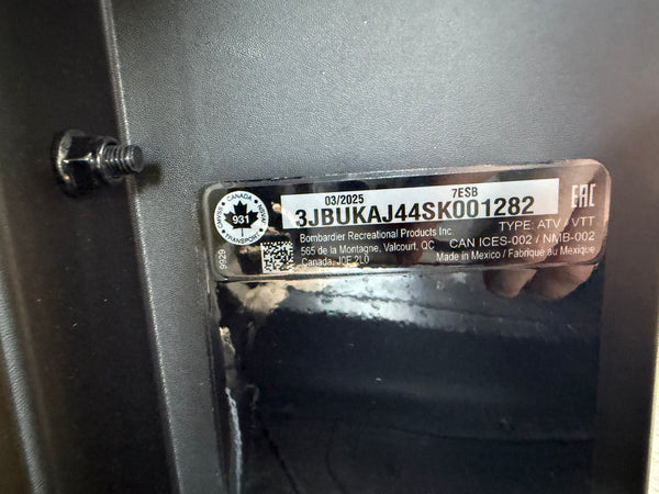 2025 Can-Am Defender XT HD7