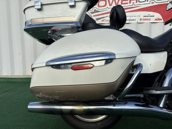 2012 Kawasaki Vulcan 1700 white — detail close-up 4 | Central Florida PowerSports Kissimmee