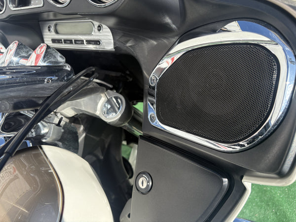 2012 Kawasaki Vulcan 1700 White — left fairing speaker | Central Florida PowerSports Kissimmee