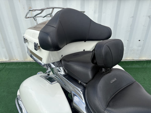 2012 Kawasaki Vulcan 1700 white — detail close-up 6 | Central Florida PowerSports Kissimmee