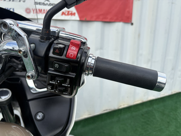 2012 Kawasaki Vulcan 1700 white — detail close-up 8 | Central Florida PowerSports Kissimmee