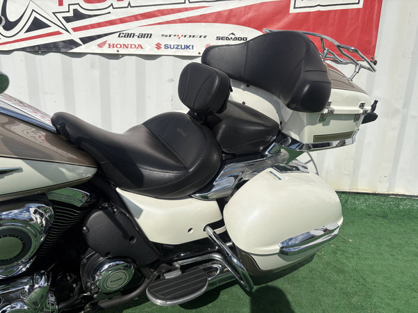 2012 Kawasaki Vulcan 1700 White — saddlebags and trunk detail | Central Florida PowerSports Kissimmee