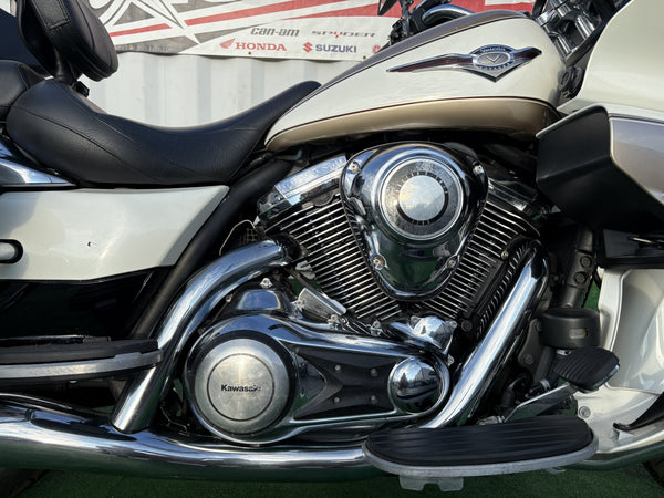 2012 Kawasaki Vulcan 1700 white — engine detail | Central Florida PowerSports Kissimmee