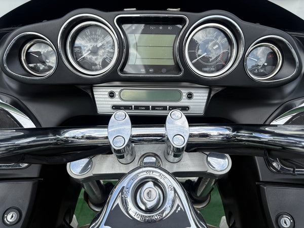 2012 Kawasaki Vulcan 1700 white — instrument cluster | Central Florida PowerSports Kissimmee