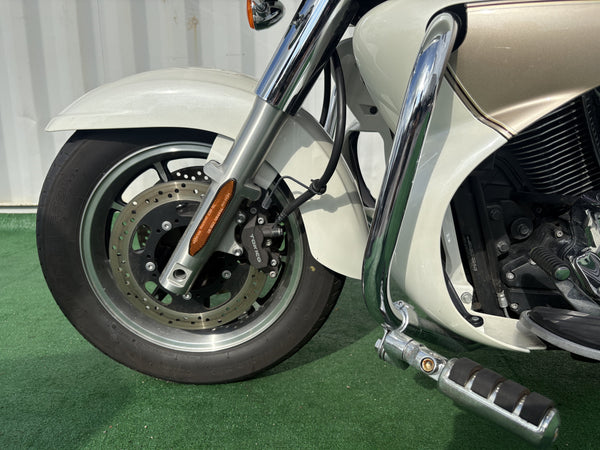 2012 Kawasaki Vulcan 1700 white — wheels detail | Central Florida PowerSports Kissimmee