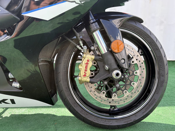 2014 Suzuki GSX-R1000 blue/white — wheel and brake detail | Central Florida PowerSports Kissimmee