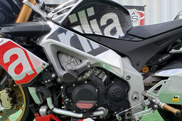 2016 Aprilia Tuono V4 - Left Engine