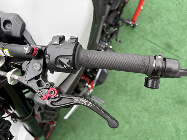 2019 Yamaha MT-09 in Gray, left handlebar grip, switches and clutch lever, used motorcycle for sale at Central Florida PowerSports