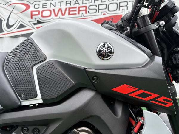 2019 Yamaha MT-09 in Gray, fuel tank with Yamaha badge and 09 logo, used motorcycle for sale at Central Florida PowerSports