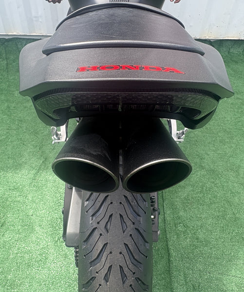 2020 Honda CBR600RR black — rear exhaust tips close-up | Central Florida PowerSports Kissimmee