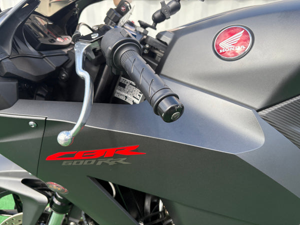 2020 Honda CBR600RR black left grip, clutch lever and CBR 600RR fairing logo