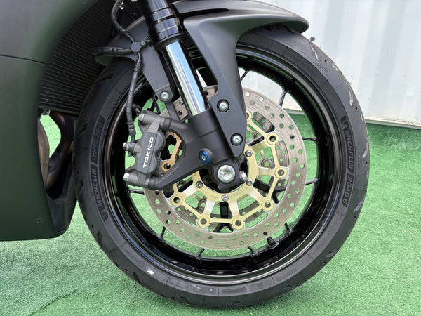 2020 Honda CBR600RR black — front tire and Tokico caliper | Central Florida PowerSports Kissimmee