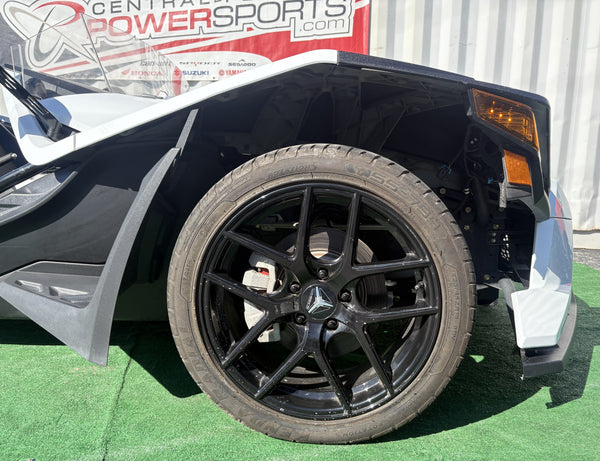 2021 Polaris Slingshot S - Front