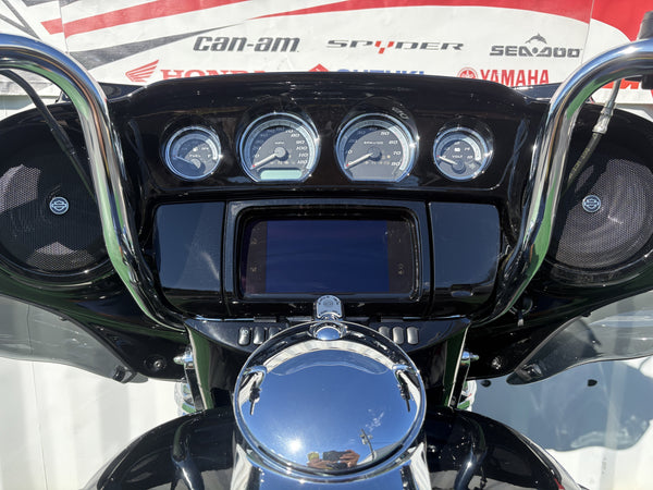 2022 Harley-Davidson Ultra Limited - Cockpit and Gauges