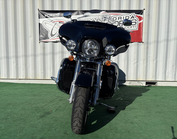 2022 Harley-Davidson Ultra Limited - Front