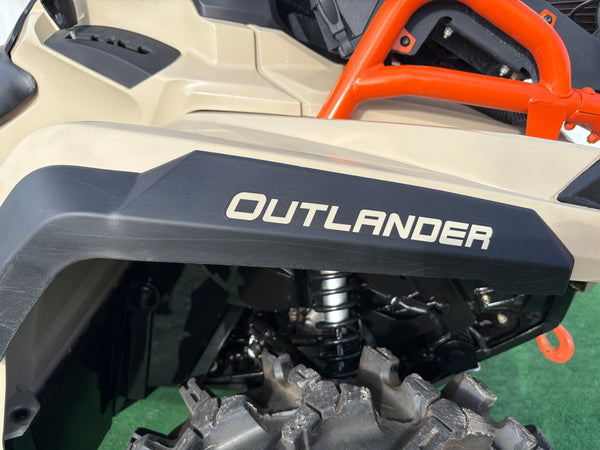 2023 Can-Am Outlander X MR 850 tan Outlander fender badge