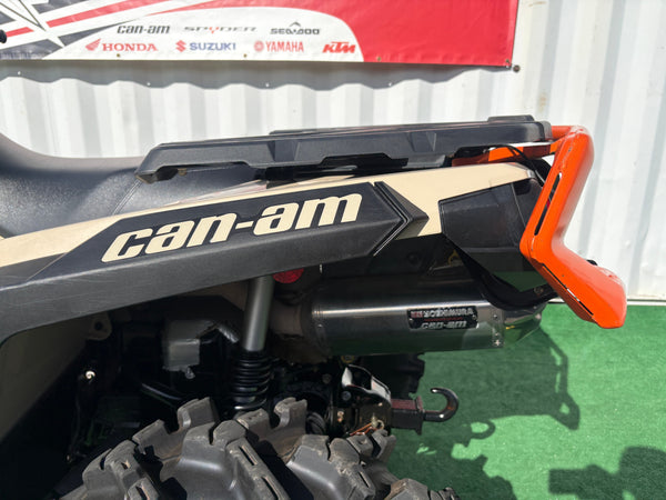 2023 Can-Am Outlander X MR 850 tan rear fender and Can-Am badge