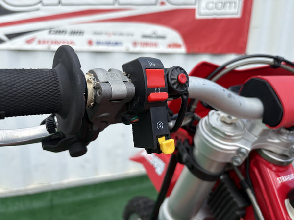 2023 GASGAS EC 300 left handlebar controls