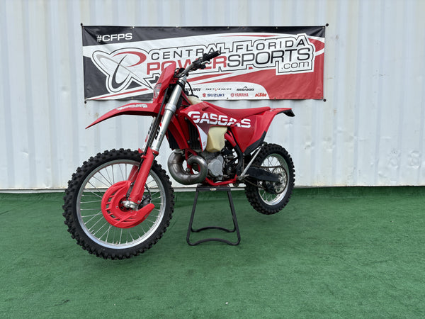 2023 GASGAS EC 300 front left three-quarter