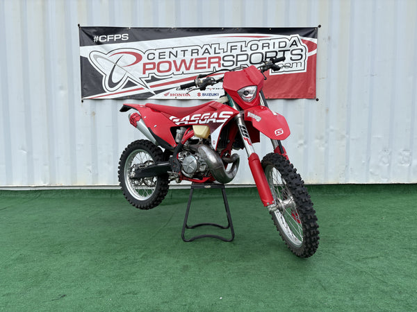 2023 GASGAS EC 300 front right three-quarter