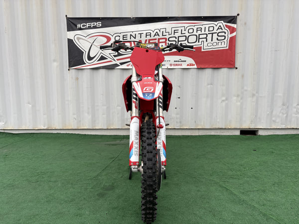 2023 GasGas MC 250F - Front