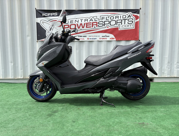 2023 Suzuki Burgman 400 - Cockpit and Gauges
