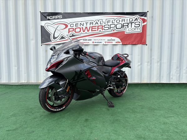 2023 Suzuki Hayabusa grey/red — front left three-quarter | Central Florida PowerSports Kissimmee