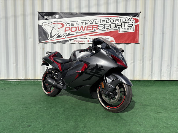 2023 Suzuki Hayabusa grey/red — front right three-quarter | Central Florida PowerSports Kissimmee