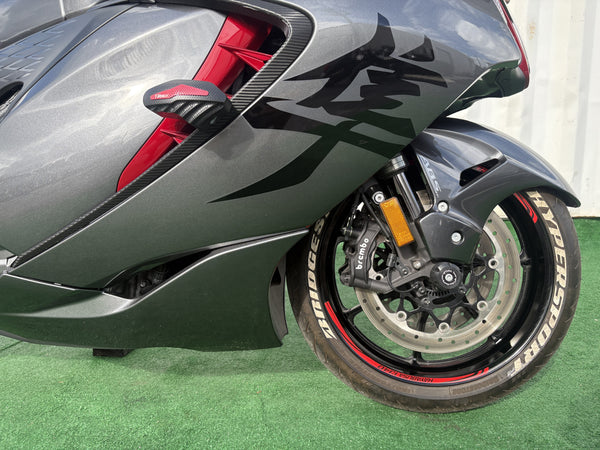 2023 Suzuki Hayabusa grey/red — front wheel right | Central Florida PowerSports Kissimmee