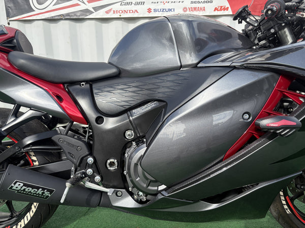 2023 Suzuki Hayabusa grey/red — mid-section right | Central Florida PowerSports Kissimmee