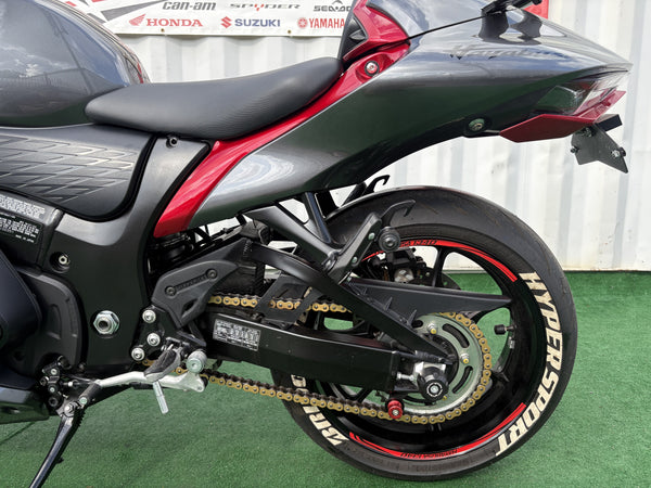 2023 Suzuki Hayabusa grey/red — rear wheel left | Central Florida PowerSports Kissimmee