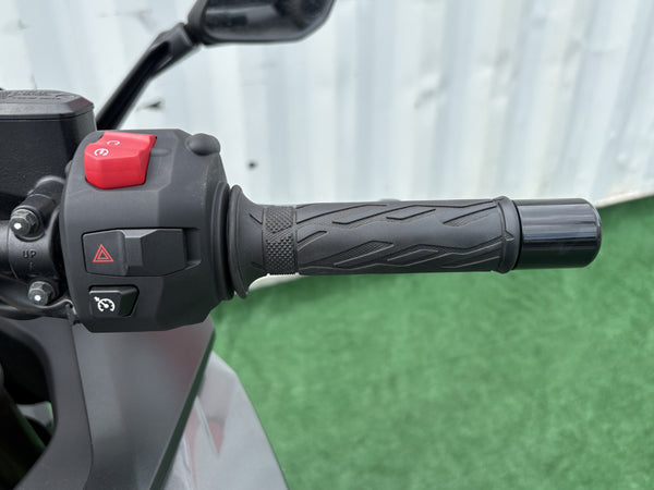 2025 Suzuki GSX-S1000GT - Detail