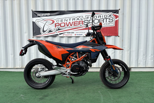 2026 KTM 690 SMC R - Right Side