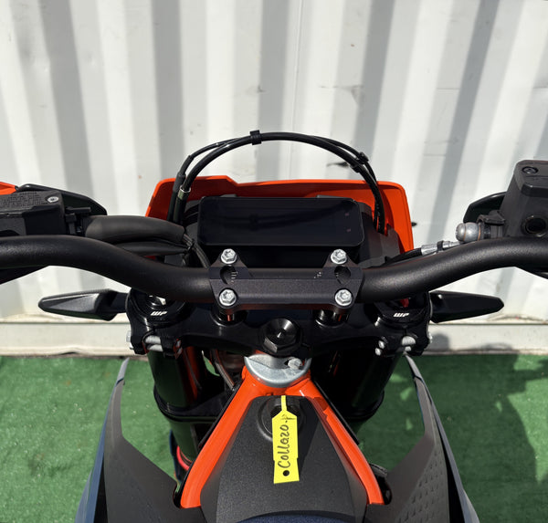 2026 KTM 690 SMC R - Cockpit and Gauges