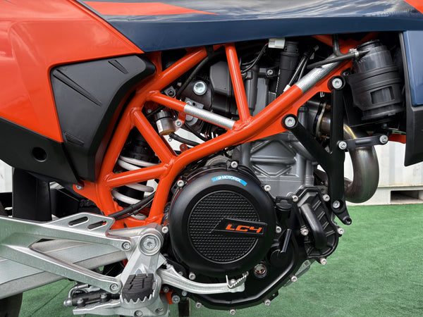 2026 KTM 690 SMC R - Detail