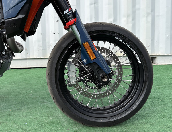 2026 KTM 690 SMC R - Detail