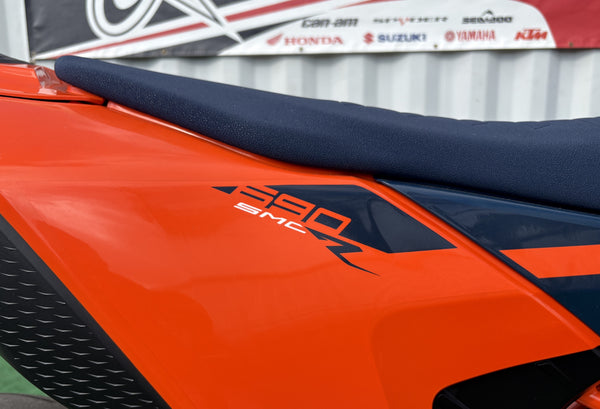 2026 KTM 690 SMC R - Detail