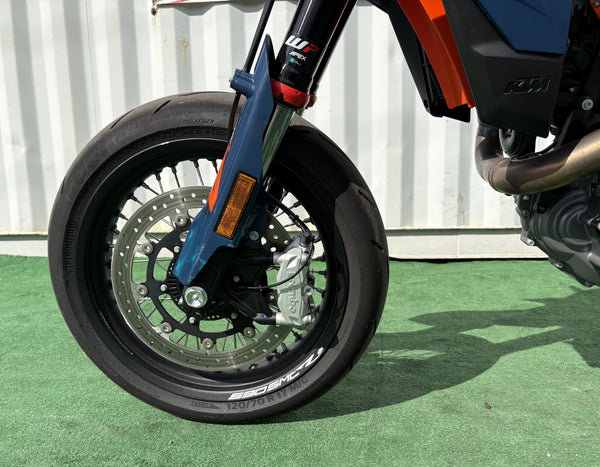2026 KTM 690 SMC R - Detail