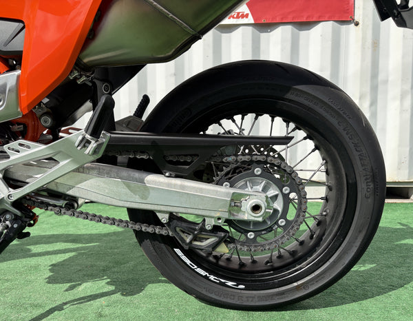 2026 KTM 690 SMC R - Detail