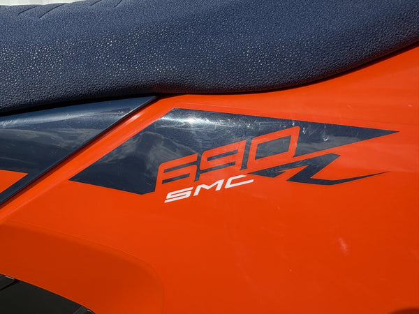 2026 KTM 690 SMC R - Detail