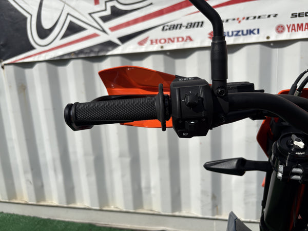 2026 KTM 690 SMC R - Detail