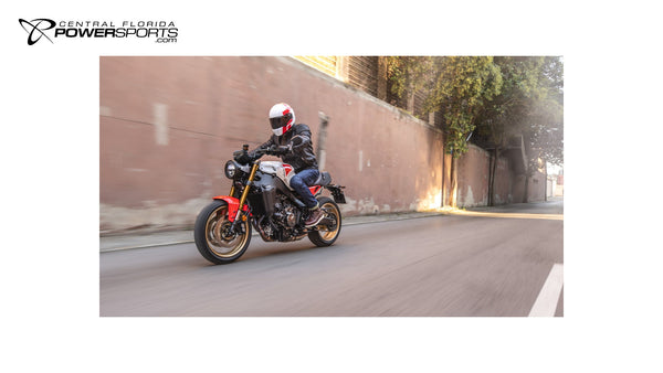 2026 Yamaha XSR900 in Heritage White, side view.