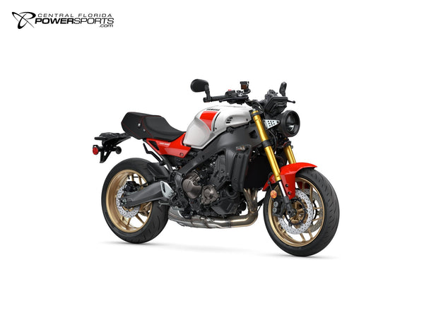 2026 Yamaha XSR900 in Heritage White, three-quarter view.