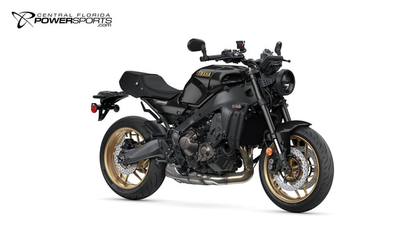 2026 Yamaha XSR900 in Raven, three-quarter view.