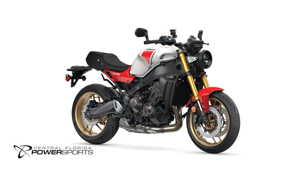 2026 Yamaha XSR900 in Heritage White, front-right three-quarter studio view