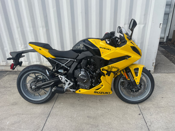 2025 Suzuki GSX-S 8R