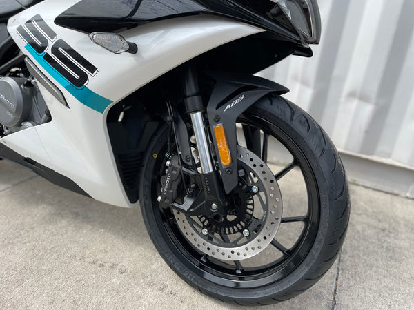 2024 CFMOTO CF300SS