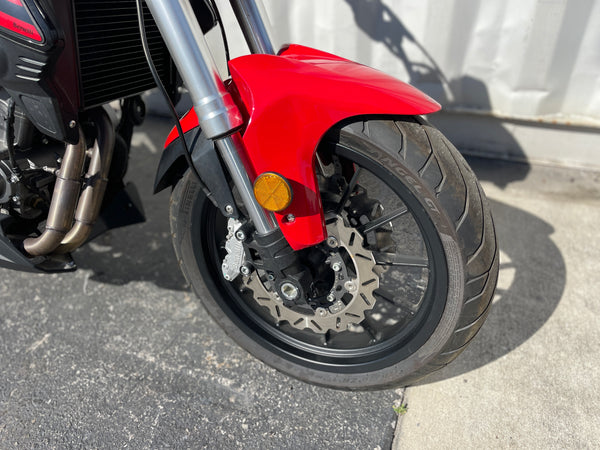 2022 Benelli 302S