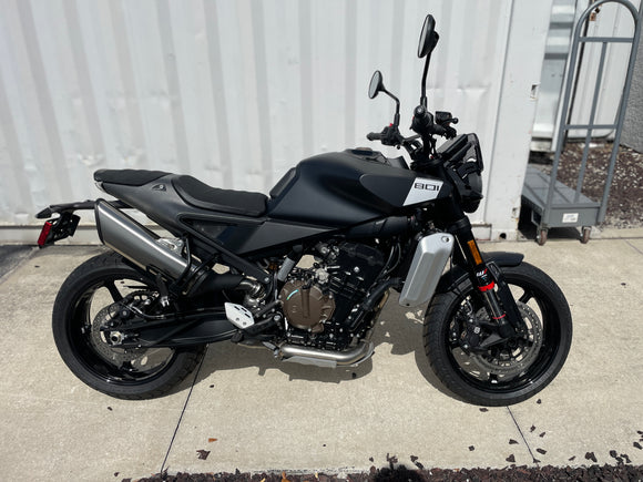 2025 Husqvarna Svartpilen 801